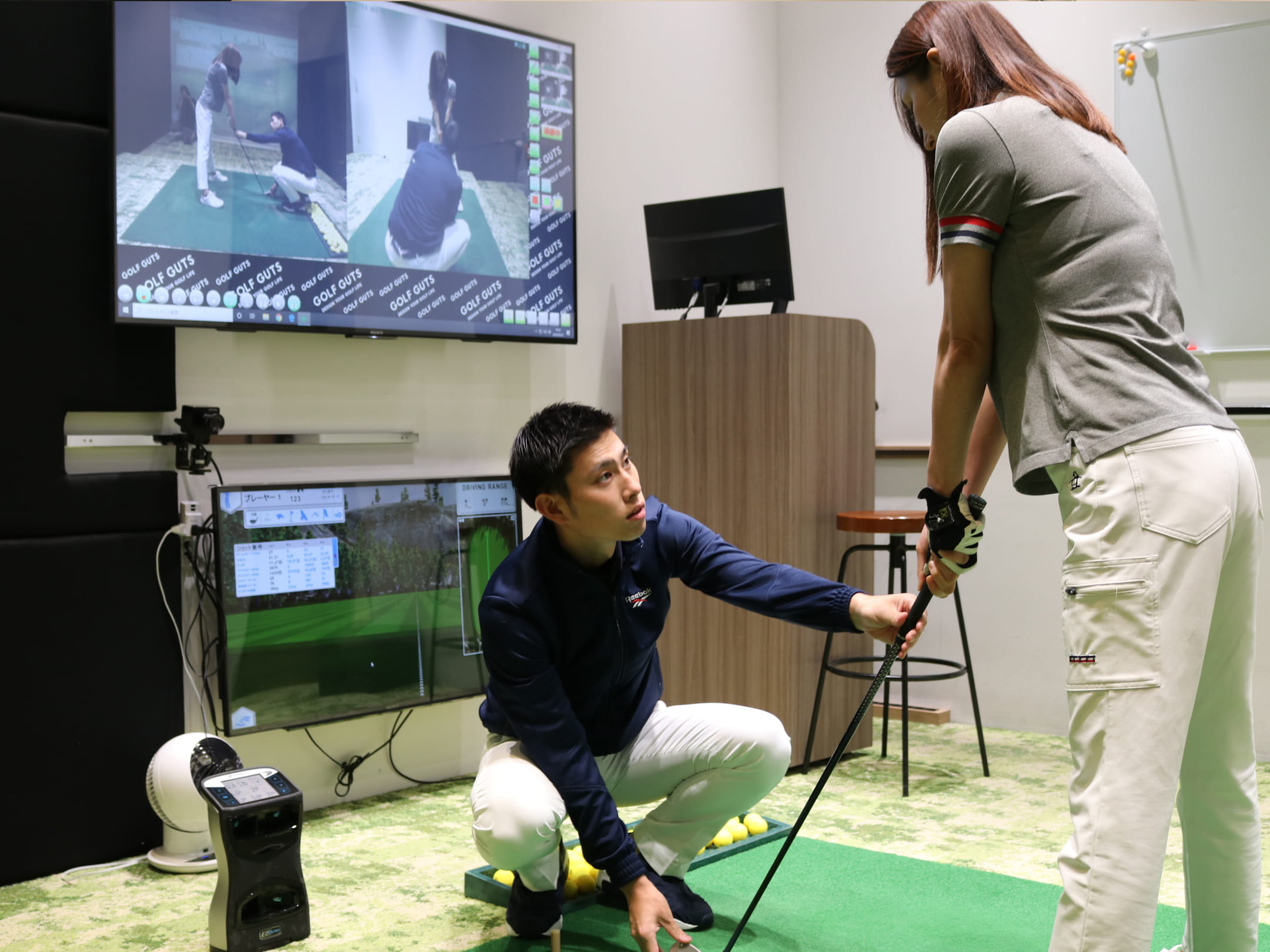 ゴルフガッツはプロのレッスンコーチ陣の分析